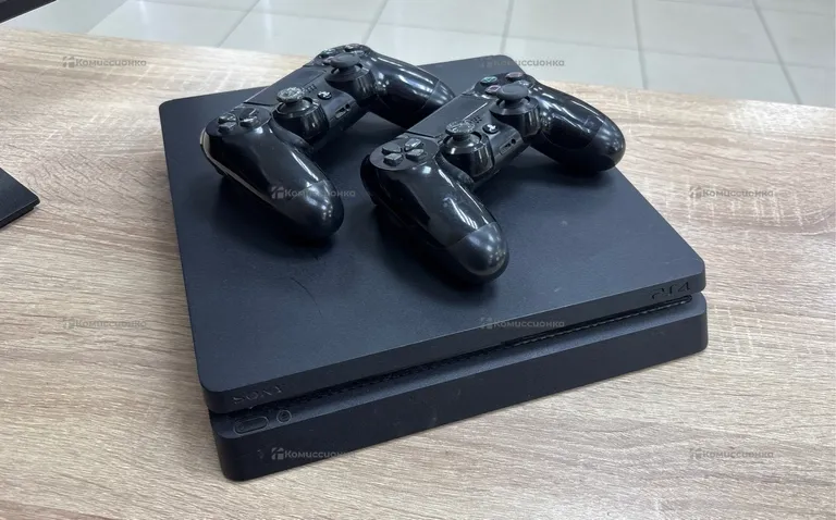 Приставка PS4. slim 1tb