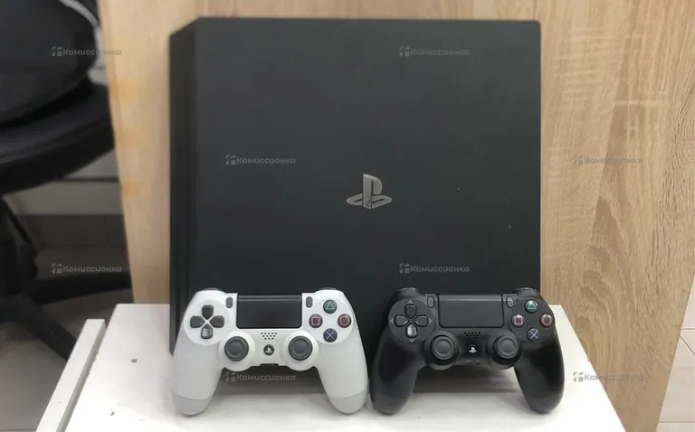 Приставка PS4 Pro