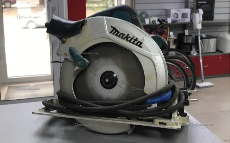 Пила циркулярная сетевая Makita HS7600