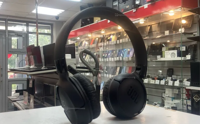 Наушники  JBL 520