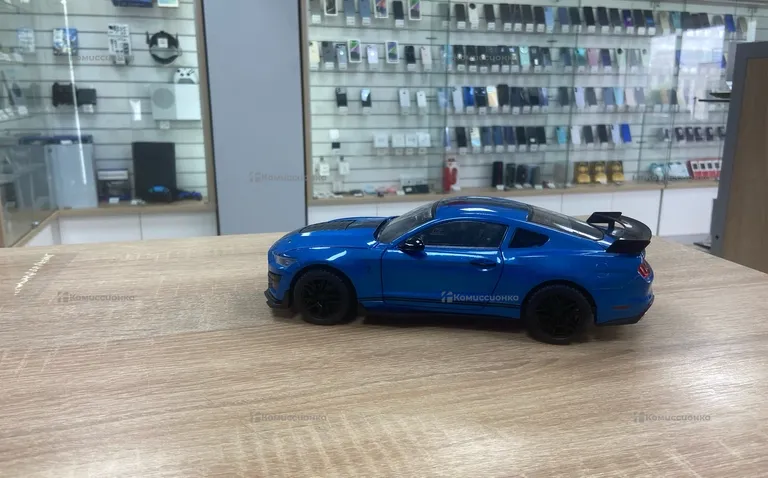Машинка коллекционная Ford Mustang GT