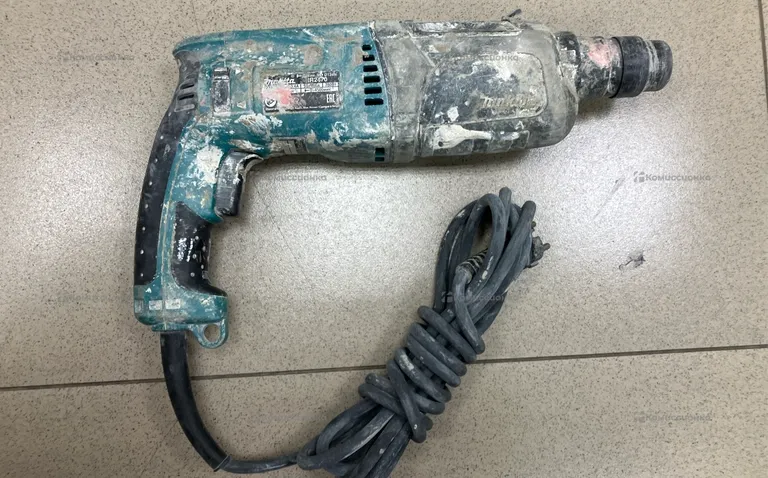 перфаратор makita HR2470