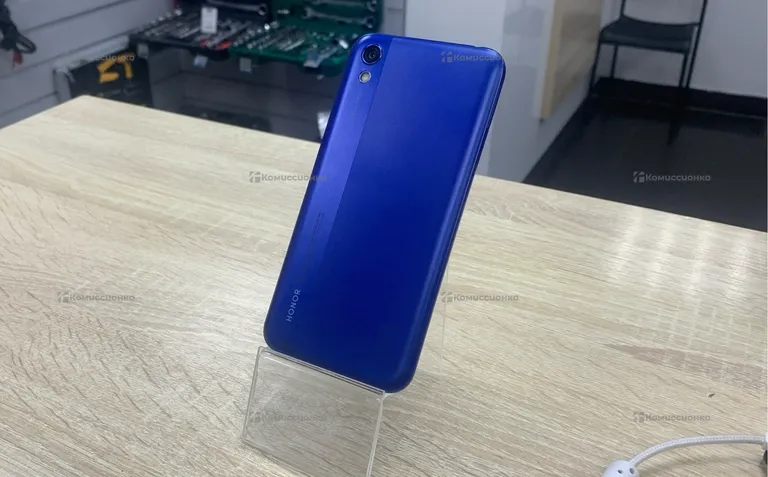 Honor 8S 2/32 ГБ.
