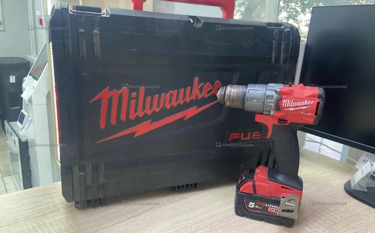 Аккумуляторная дрель-шуруповерт Milwaukee M18 FDD2