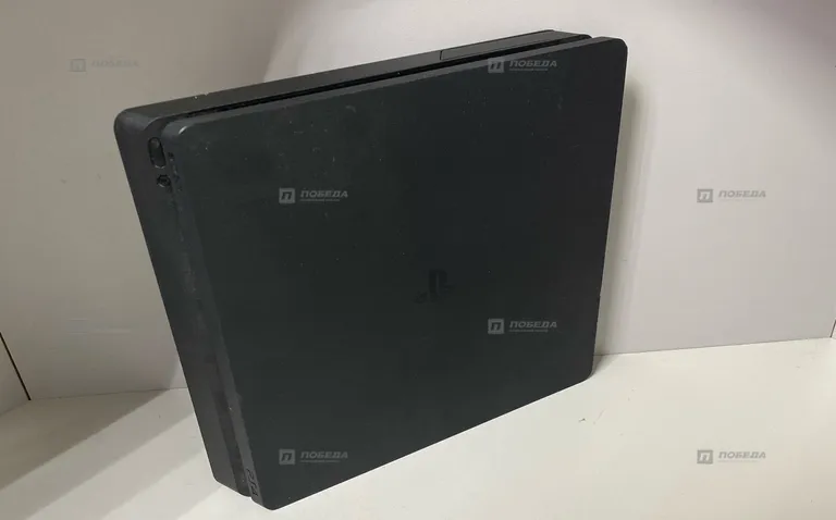 PS4. slim 1tb