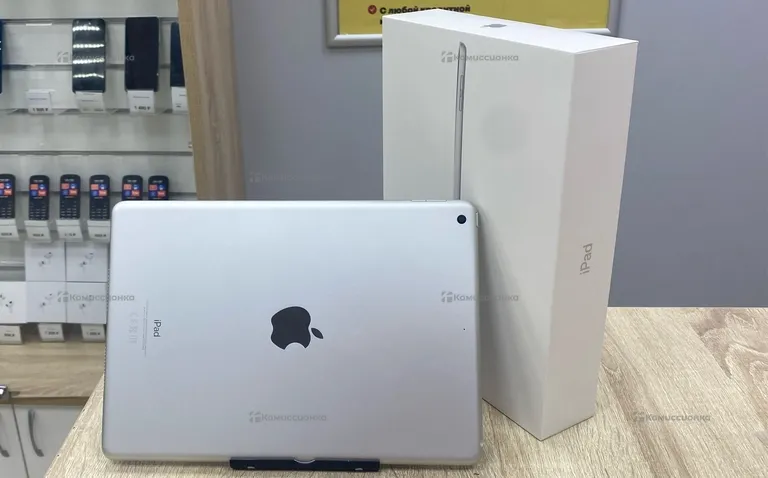Планшет Apple IPad 9-го Поколения A2606 64 gb WiFi