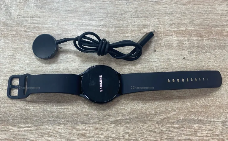 Часы Samsung Galaxy Watch 5 44m