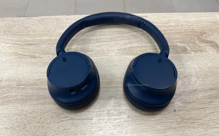 Наушники  Sony WH-720n