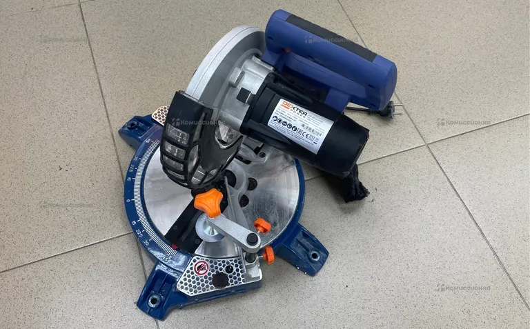 Пила торцовочная Dexter J1G-ZP1A-210D