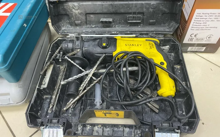 Перфоратор STANLEY SHR263K