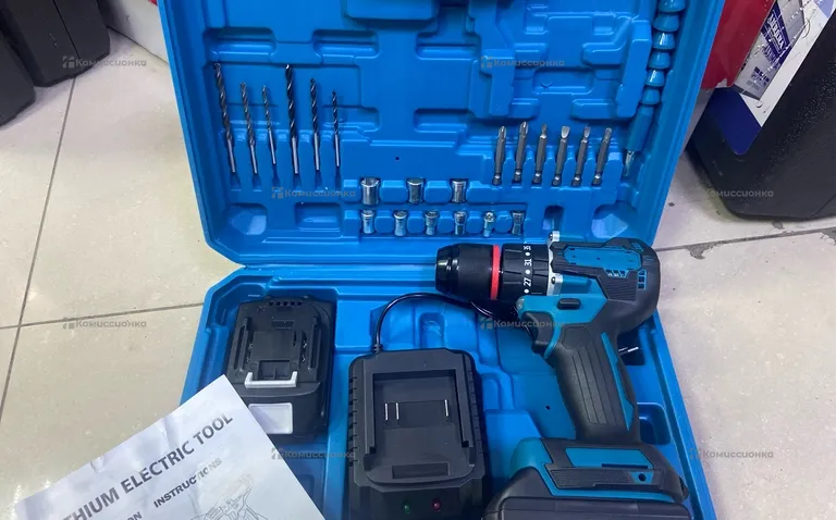 Шуруповерт Makita реп. металл патрон с набором