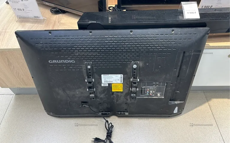 Телевизор Grundig 32VLE4140C