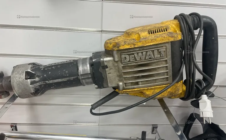 Отбойный молоток dewalt D25961K