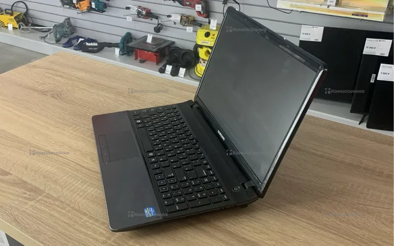 Ноутбук  Samsung NP300E5X