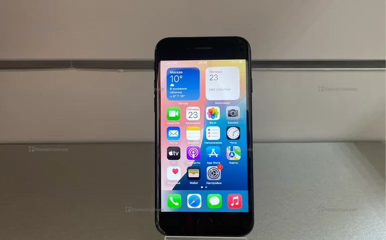 Apple iPhone SE 64Gb