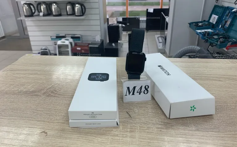 Часы Apple Watch SE (2-го поколения)
