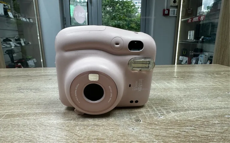 Видеокамера instax mini11
