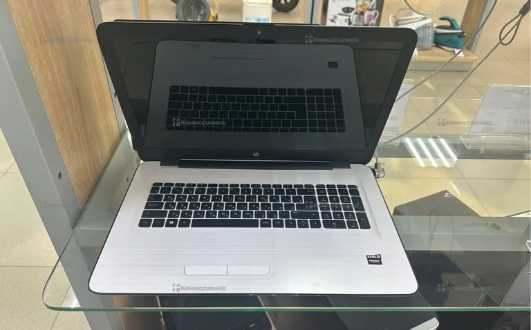 Ноутбук  HP 17-y010ur