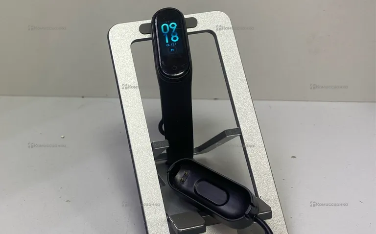 Часы  Mi Band 4