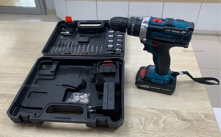 шуруповерт Bosch brushless drill