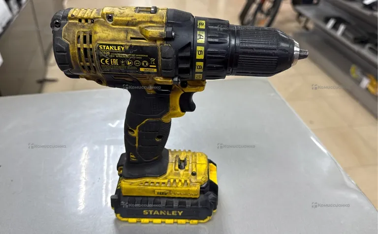 Дрель-шуруповёрт STANLEY SCD20C2K