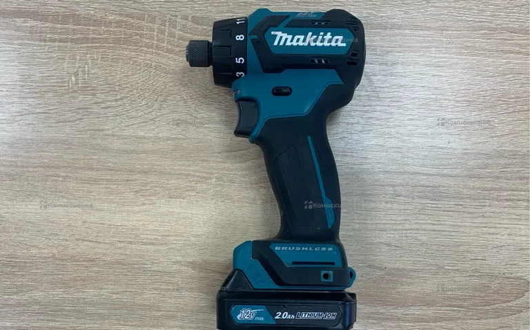 Шуруповерт makita DF032D