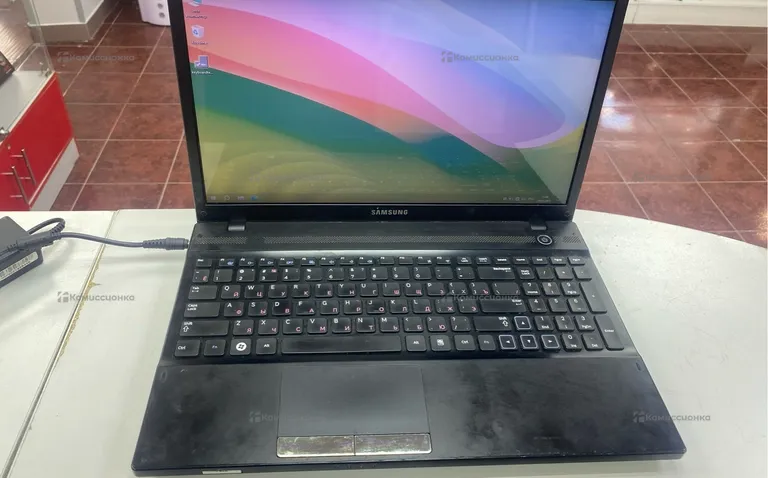 Ноутбук Samsung NP305V5A