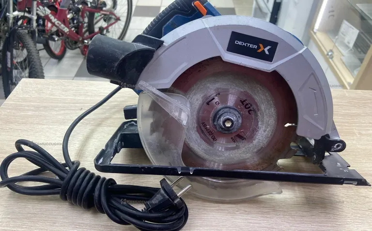 Циркулярная пила Dexter 1300CIS2