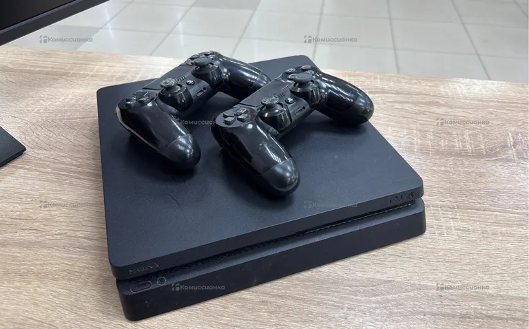 Приставка PS4. slim 1tb