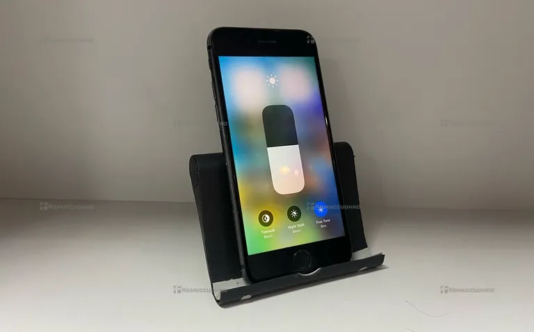 Apple iPhone 8 64 тиховат динамик