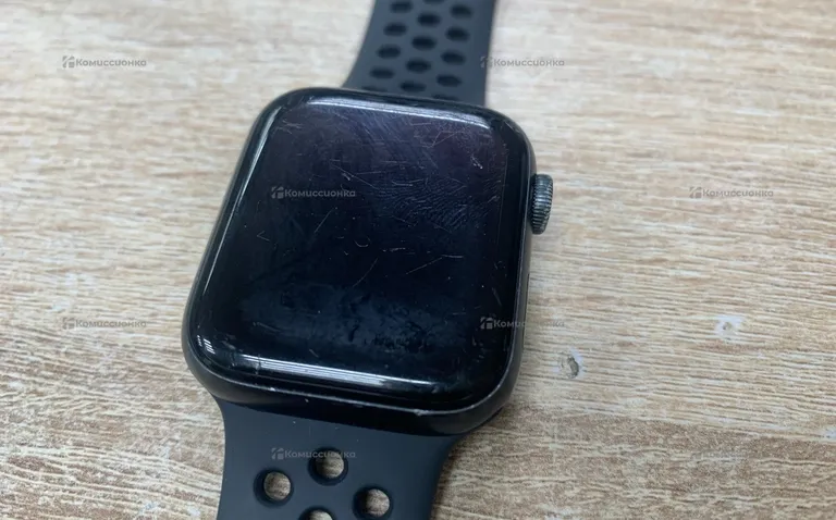 Умные часы Apple Watch SE 44mm
