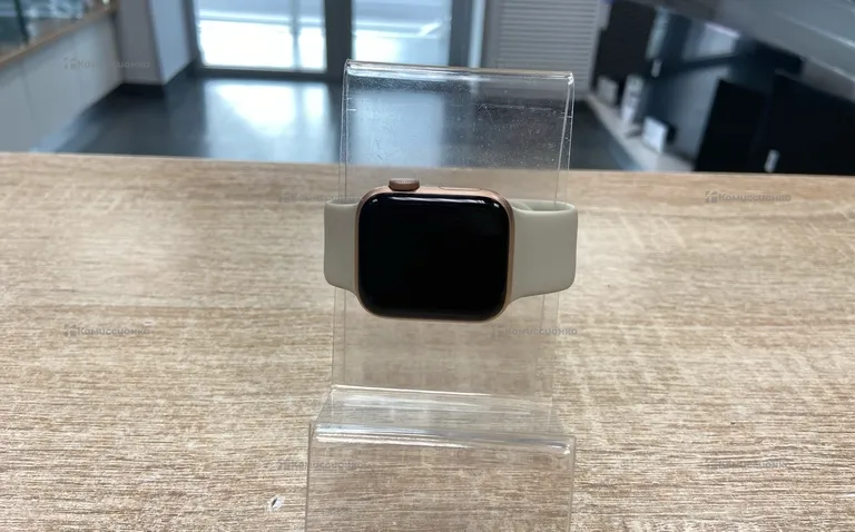 Часы  Apple Watch SE 40mm