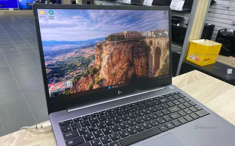 Ноутбук F+ Flaptop R-Series AMD Ryzen 7-5825/RAM16