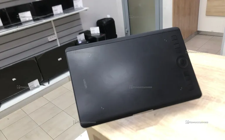 Графический планшет Wacom Intuos pro