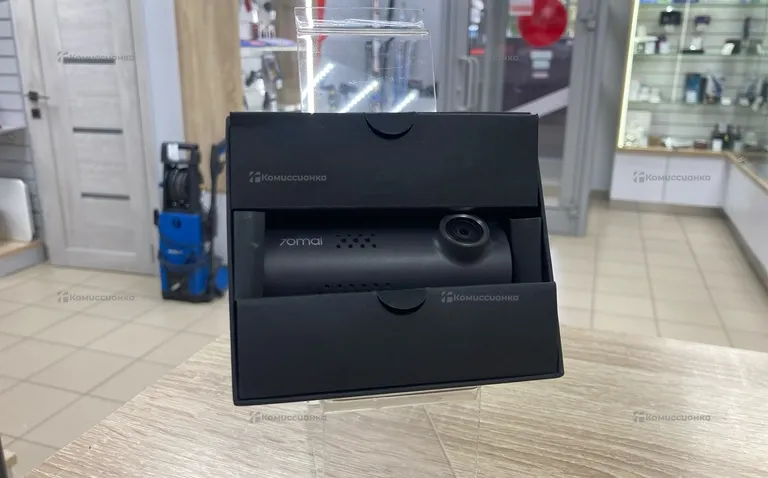 Видео регистратор 7OMAI Midrive D06
