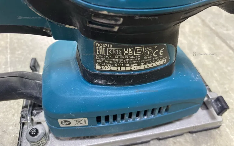 Вибрационная шлифмашина Makita BO3711