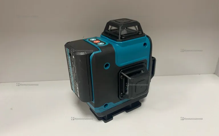 Лазерный уровень 4D Makita реплика