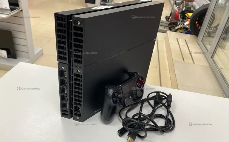 Приставка Sony PlayStation 4 Fat 500Gb.
