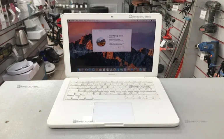 Ноутбук MacBook 2009