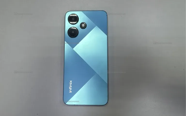 Infinix Hot 30i 4/64 ГБ
