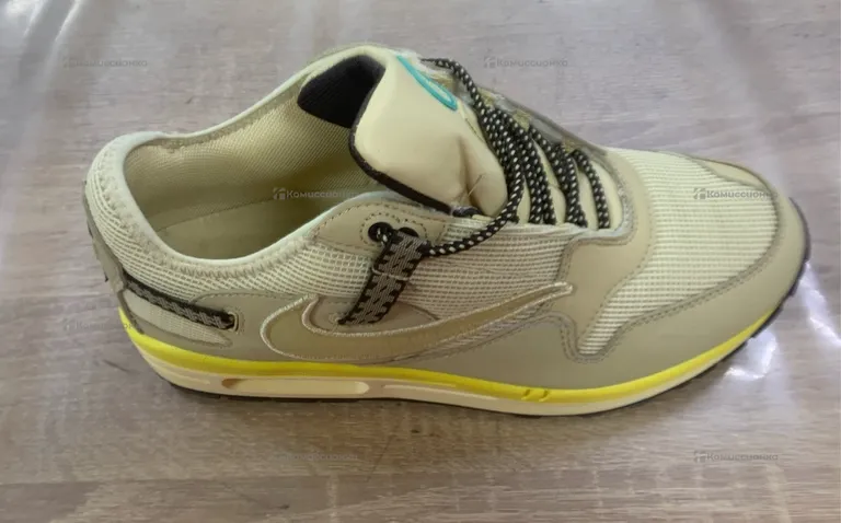 Кроссовки Nike кактус 43р