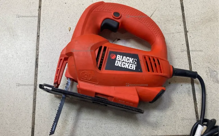 элекролобзик BLACK&DECKER® KS500