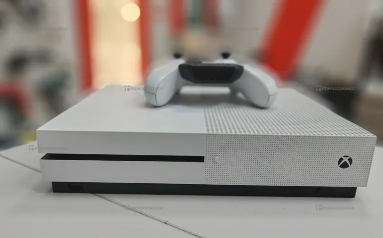 Приставка Xbox One S 1TB (С дисководом)