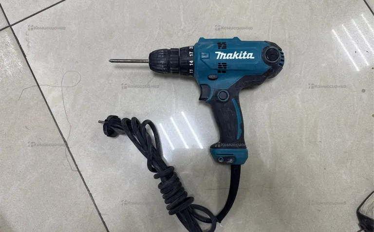 Сетевая дрель Makite DF0300