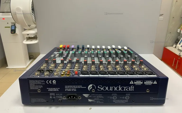 Микшерный пульт SoundCraft MFX 8/2