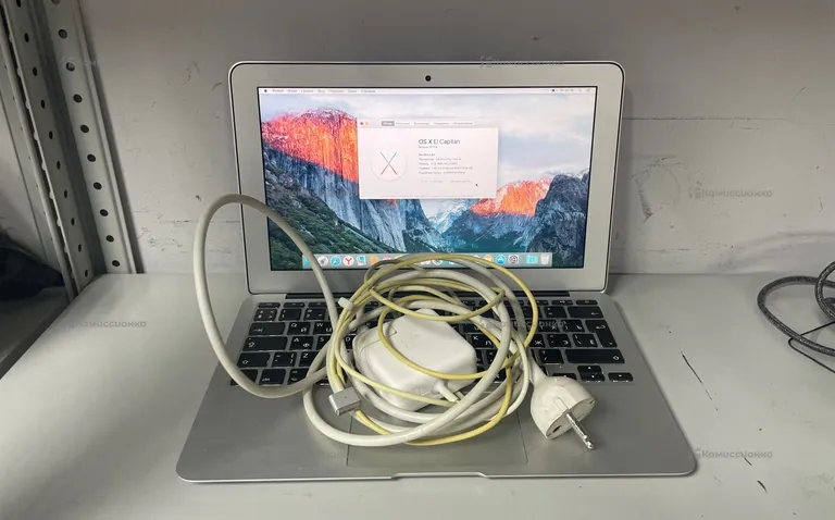 Ноутбук  MacBook A1465