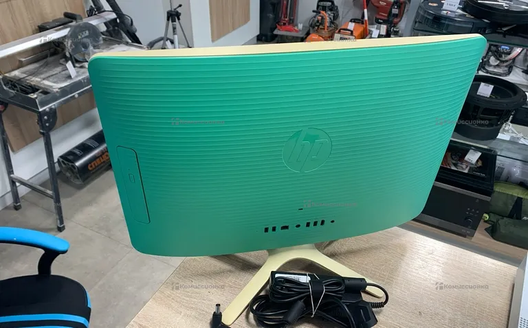 Моноблок  Hp  22-b065ur