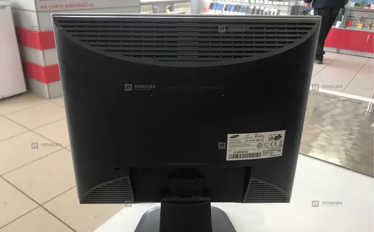 Монитор Samsung SyncMaster 710V