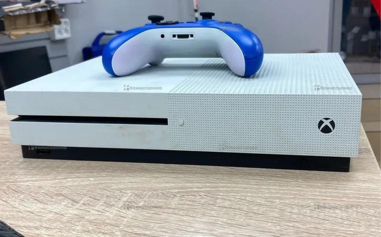 Приставка Xbox One S 1Tb