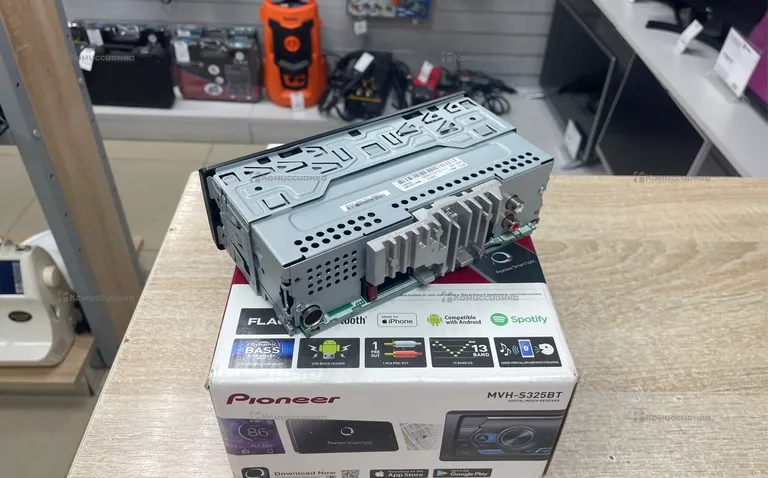Автомагнитола  pioneer mvh-s3235bt